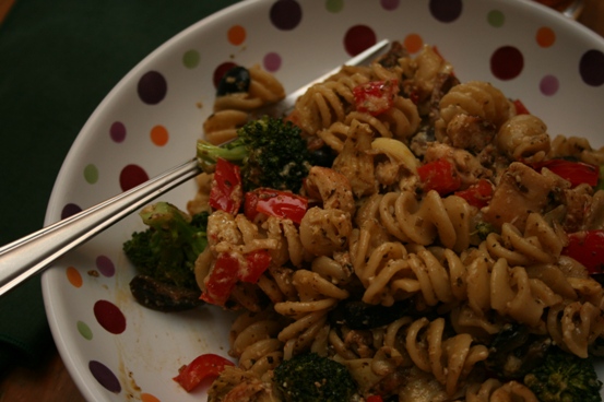 RECIPE: Chicken & Vegetables Pasta with Pesto